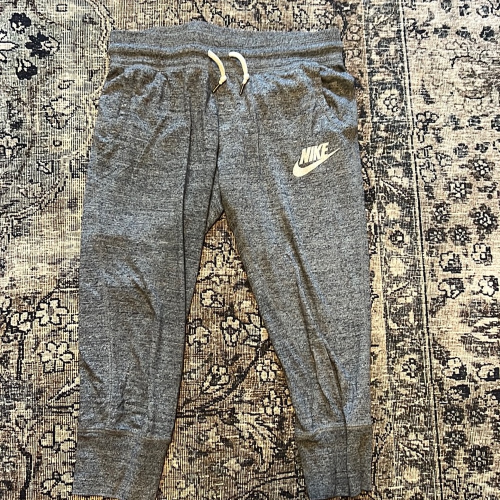 Nike gray 3/4 length sweat pants